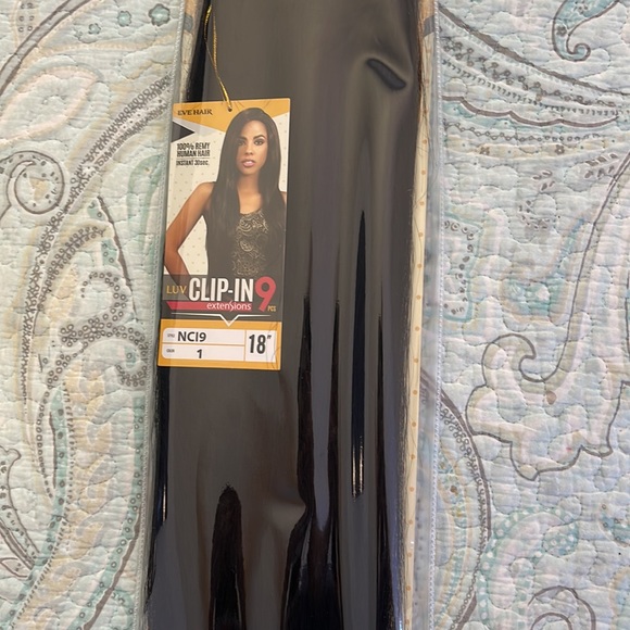 LUV black clip in extensions - Picture 4 of 5